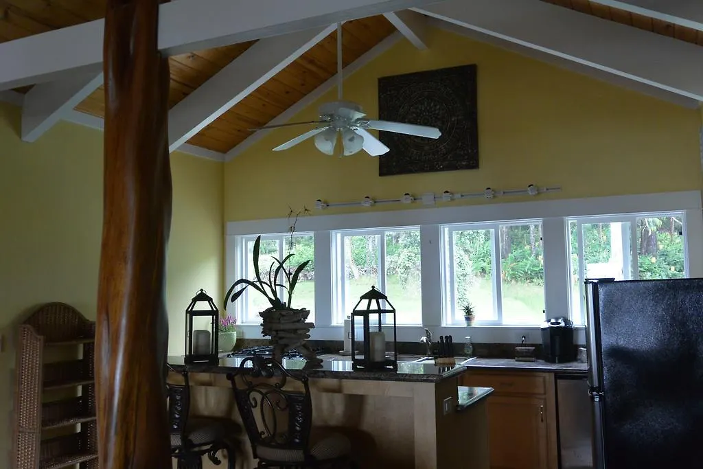 Hamakua Ranch House B&B (Adults Only) Umikoa